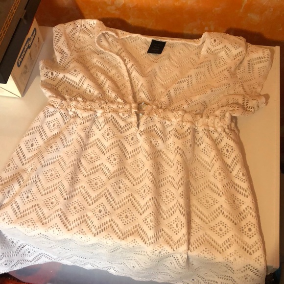 White bathing suite cover - Picture 1 of 4